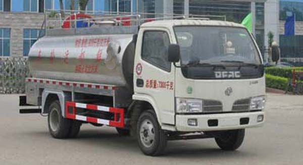 东风福瑞卡鲜奶运输车